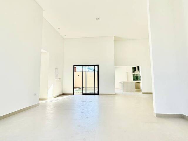 Casa para Venda em Serra - 4