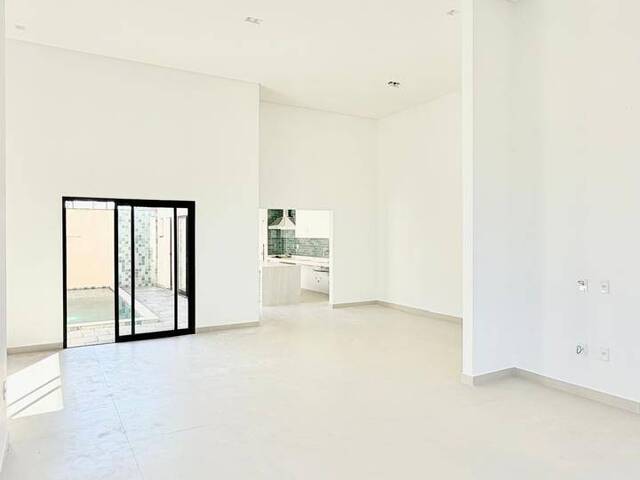 Casa para Venda em Serra - 3