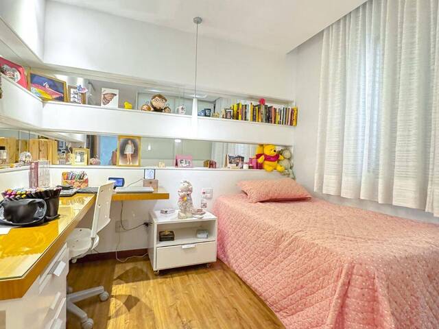 Cobertura para Venda em Serra - 2