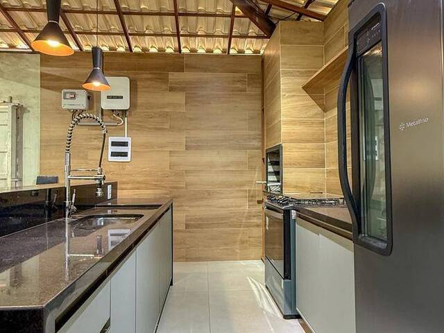 Casa para Venda em Serra - 2