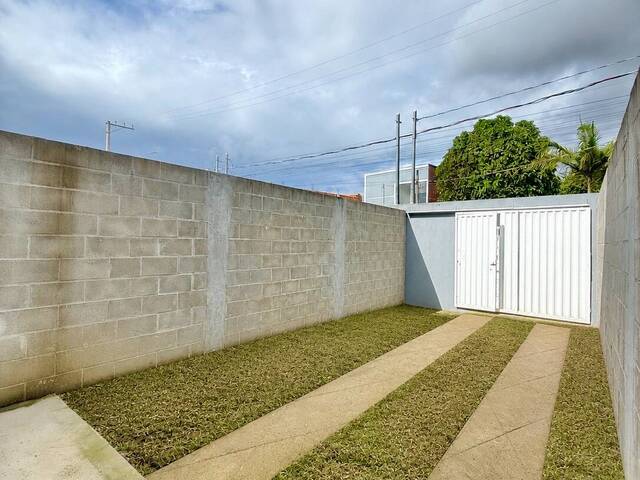 Casa para Venda em Serra - 2